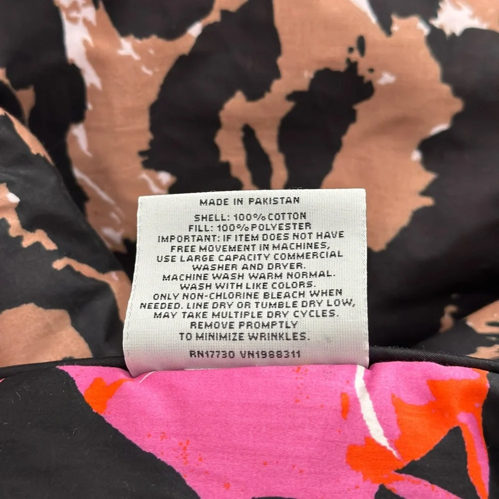 DVF for Target reversible geranium/leopard Queen size comforter (ONLY)